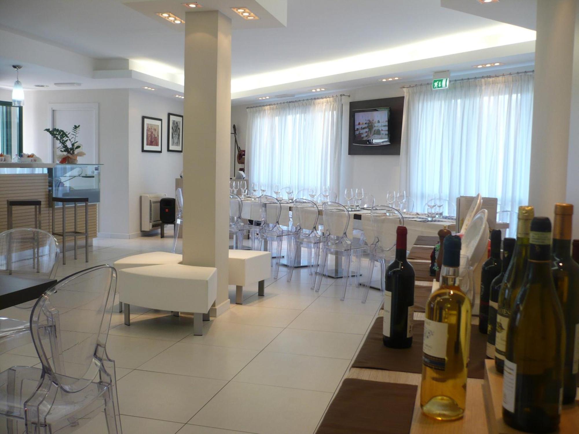Hotel Ambrosio La Corte ออลเบีย ภายนอก รูปภาพ
