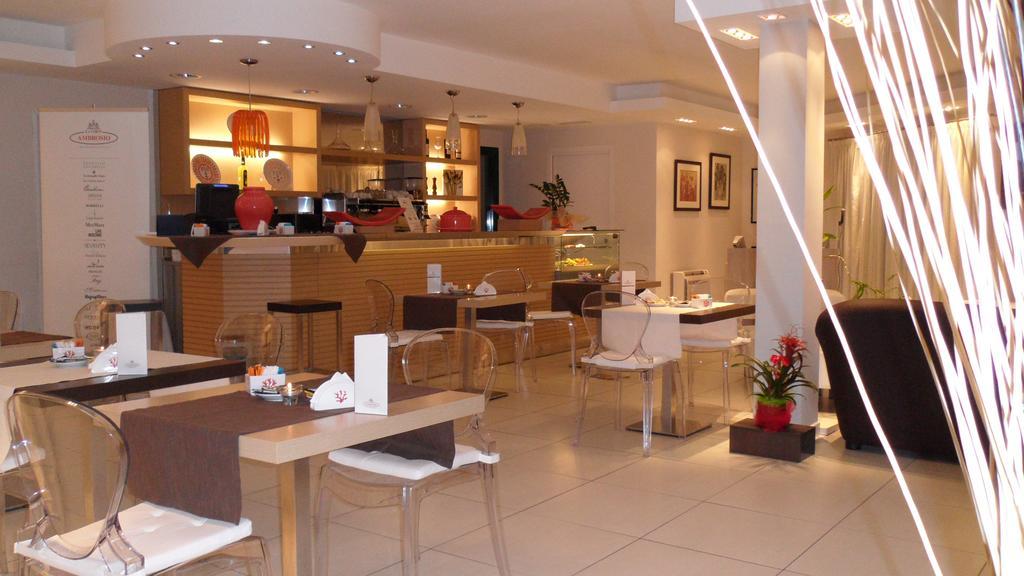 Hotel Ambrosio La Corte ออลเบีย ภายนอก รูปภาพ